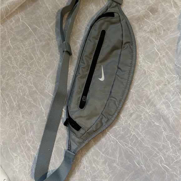 Nike Belt Bag in Gray with Black Accents - Picture 1 of 4